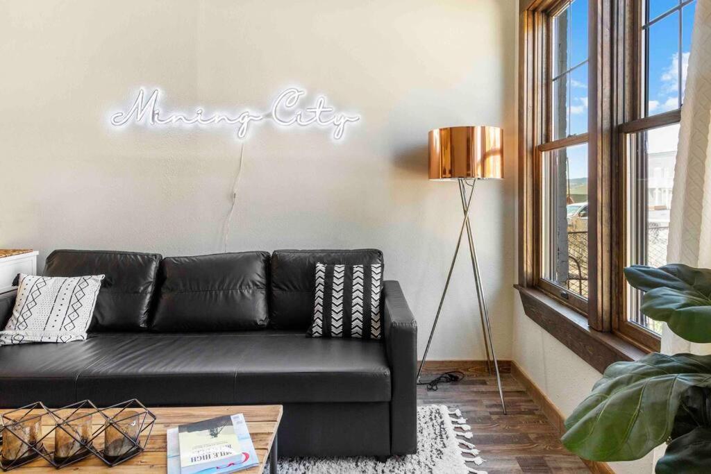 Apartment Stylish Uptown -634 *